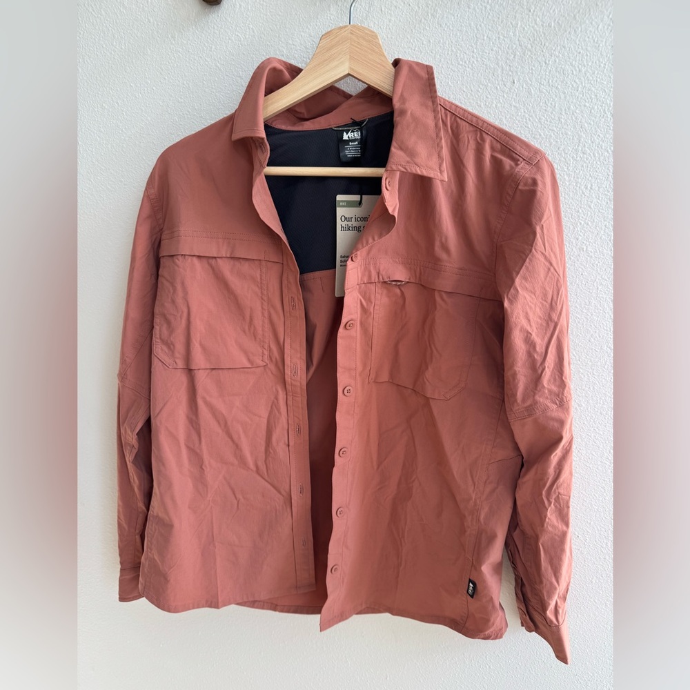 REI Sahara long sleeved sun shirt in sunfade clay. Size S. NWT